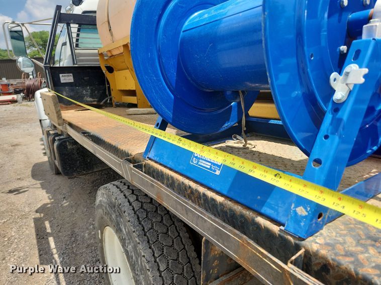 image for item OK9588 1999 GMC C7500  flatbed truck