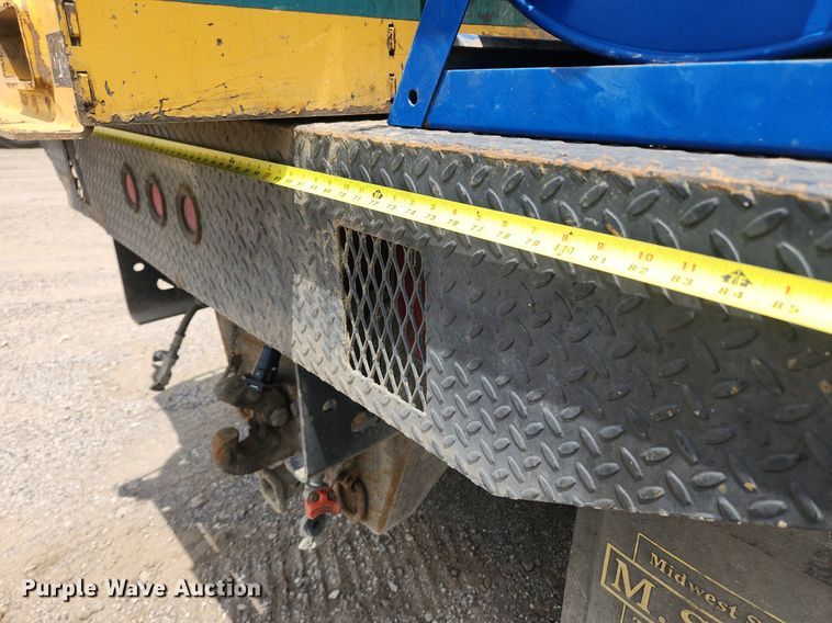 image for item OK9588 1999 GMC C7500  flatbed truck