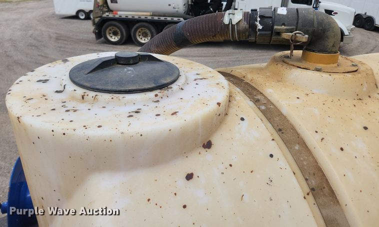 image for item OK9588 1999 GMC C7500  flatbed truck