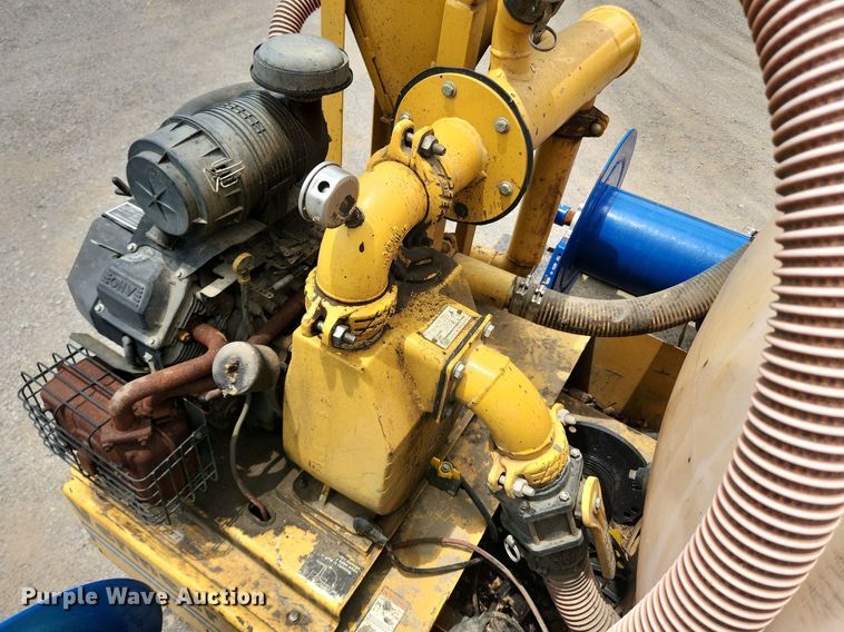 image for item OK9588 1999 GMC C7500  flatbed truck