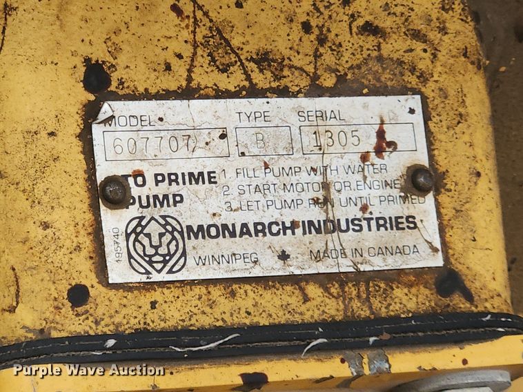 image for item OK9588 1999 GMC C7500  flatbed truck