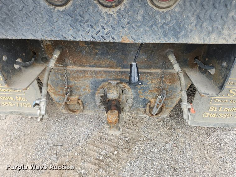 image for item OK9588 1999 GMC C7500  flatbed truck