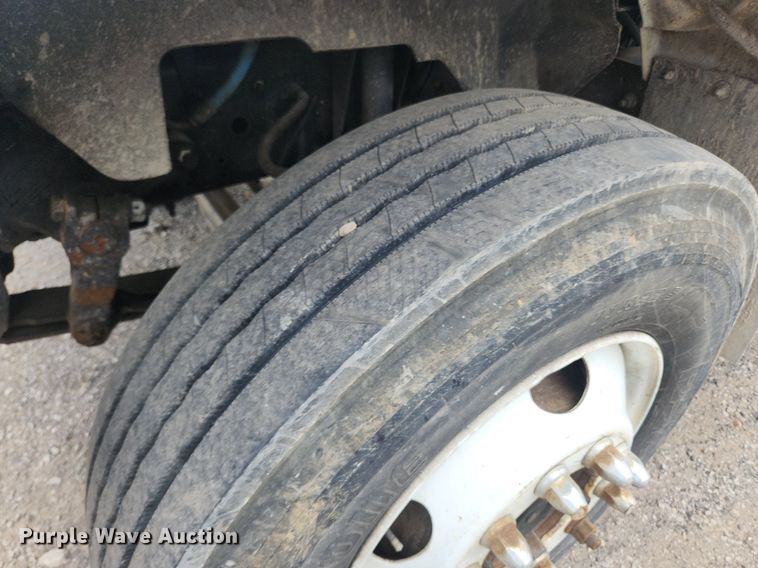 image for item OK9588 1999 GMC C7500  flatbed truck