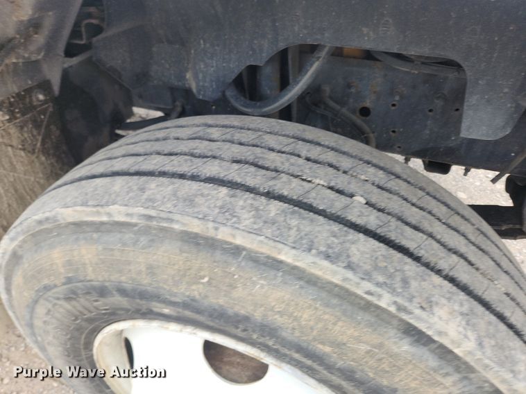 image for item OK9588 1999 GMC C7500  flatbed truck