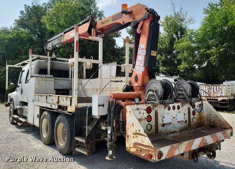 image for item OK9604 2007 Freightliner Business Class M2  crane truck