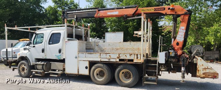 image for item OK9604 2007 Freightliner Business Class M2  crane truck