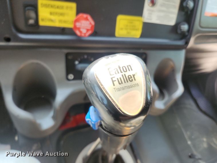 image for item OK9604 2007 Freightliner Business Class M2  crane truck