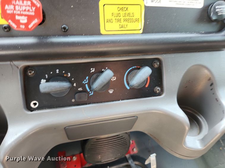 image for item OK9604 2007 Freightliner Business Class M2  crane truck