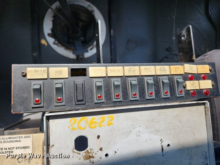 image for item OK9604 2007 Freightliner Business Class M2  crane truck