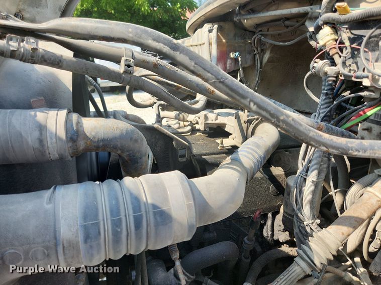 image for item OK9604 2007 Freightliner Business Class M2  crane truck