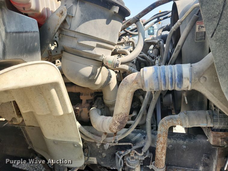 image for item OK9604 2007 Freightliner Business Class M2  crane truck