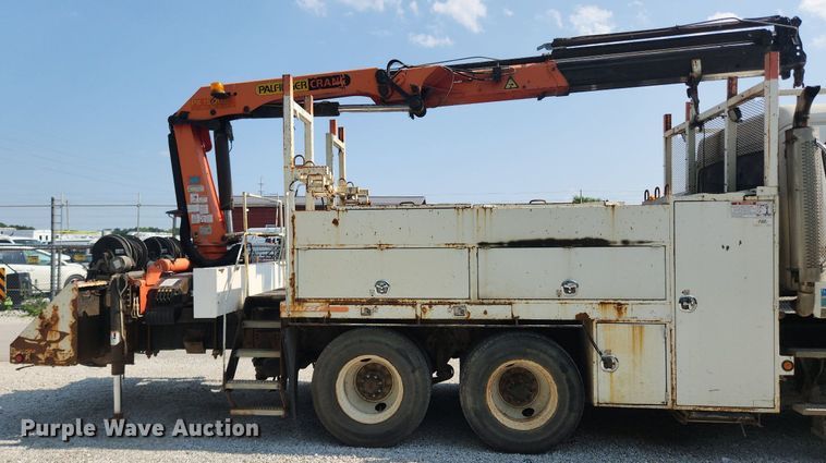 image for item OK9604 2007 Freightliner Business Class M2  crane truck