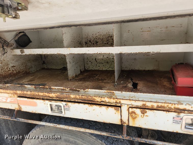 image for item OK9604 2007 Freightliner Business Class M2  crane truck