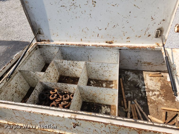 image for item OK9604 2007 Freightliner Business Class M2  crane truck