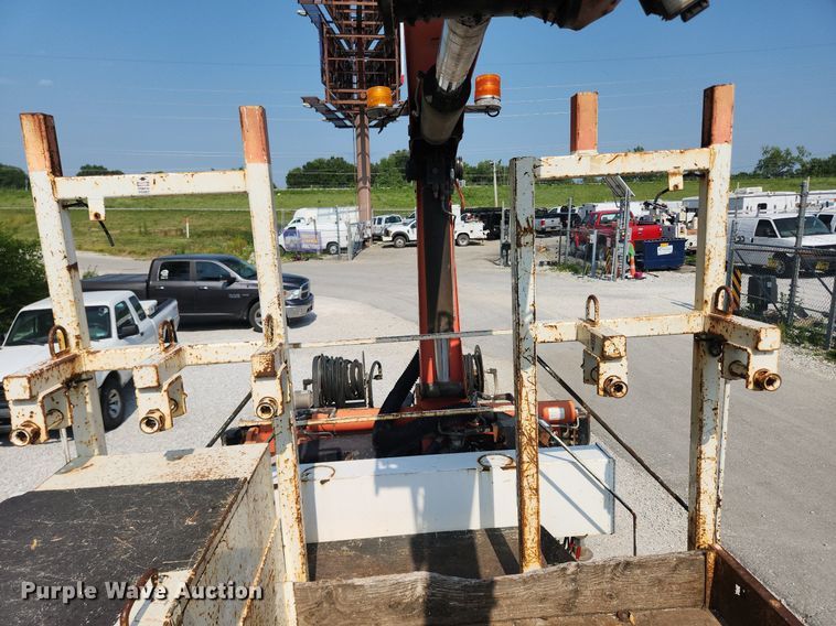 image for item OK9604 2007 Freightliner Business Class M2  crane truck