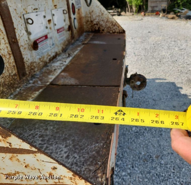 image for item OK9604 2007 Freightliner Business Class M2  crane truck