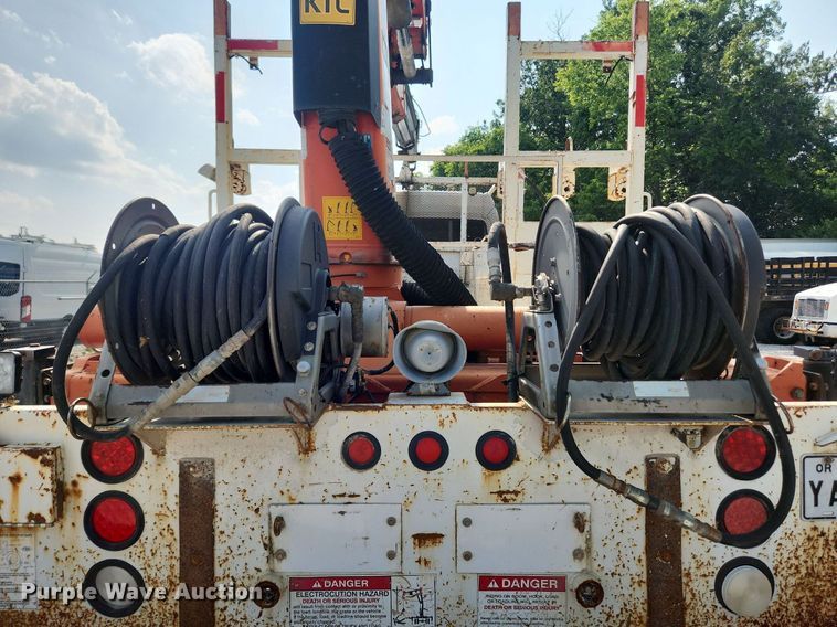 image for item OK9604 2007 Freightliner Business Class M2  crane truck