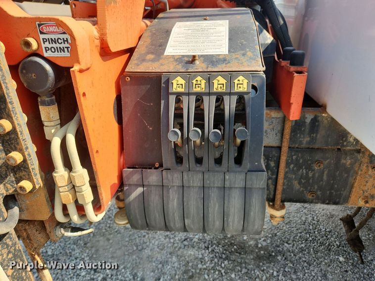 image for item OK9604 2007 Freightliner Business Class M2  crane truck