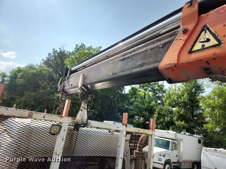 image for item OK9604 2007 Freightliner Business Class M2  crane truck