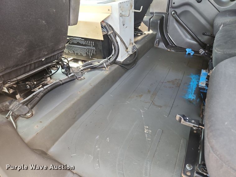 image for item OK9604 2007 Freightliner Business Class M2  crane truck