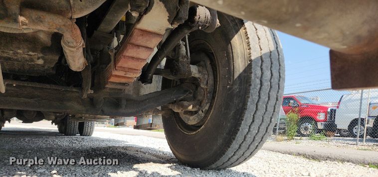 image for item OK9604 2007 Freightliner Business Class M2  crane truck