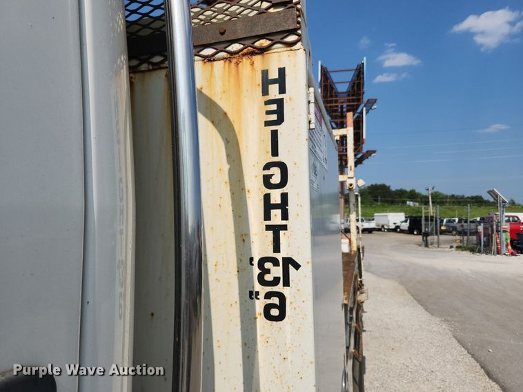 image for item OK9604 2007 Freightliner Business Class M2  crane truck