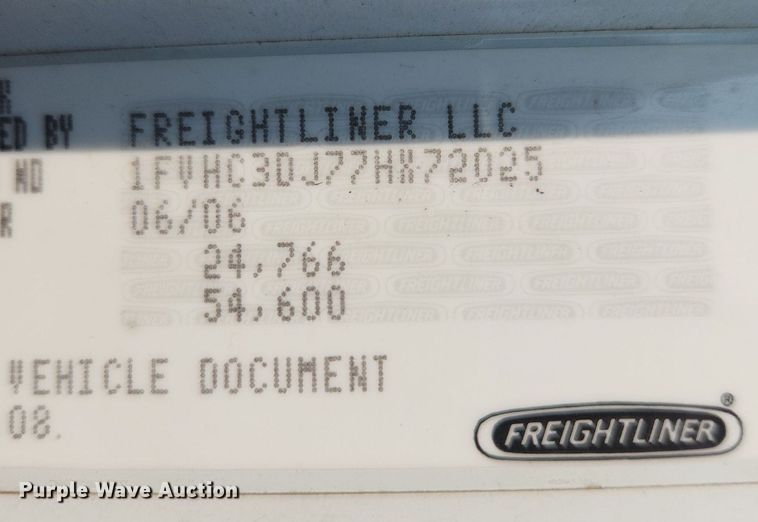 image for item OK9604 2007 Freightliner Business Class M2  crane truck