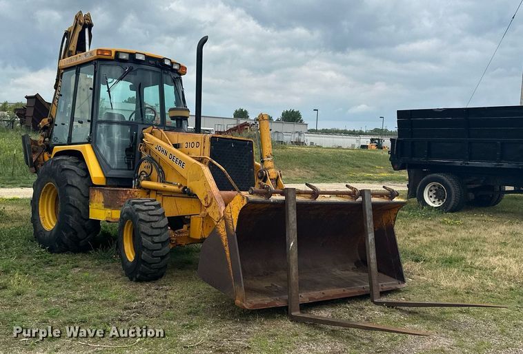 image for item ZA0320 1991 John Deere 310D  backhoe