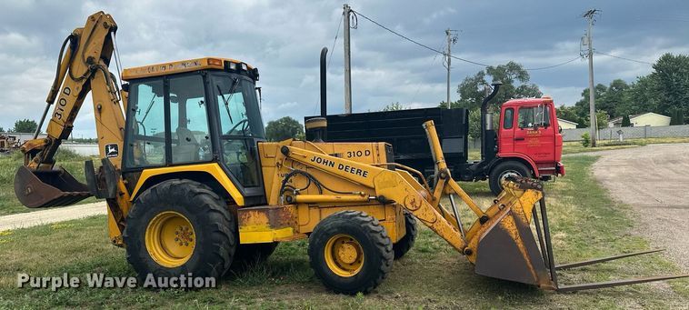 image for item ZA0320 1991 John Deere 310D  backhoe