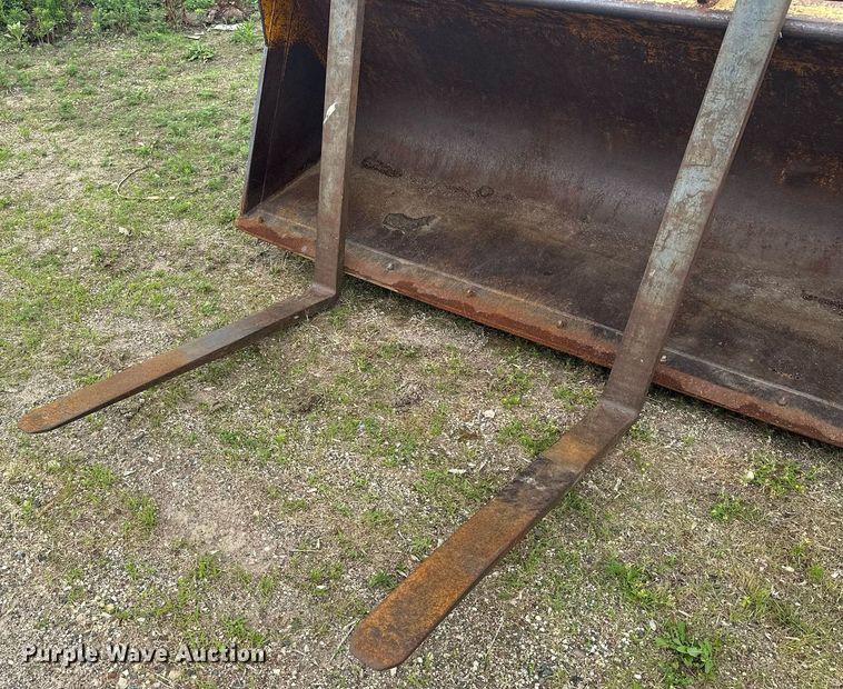 image for item ZA0320 1991 John Deere 310D  backhoe