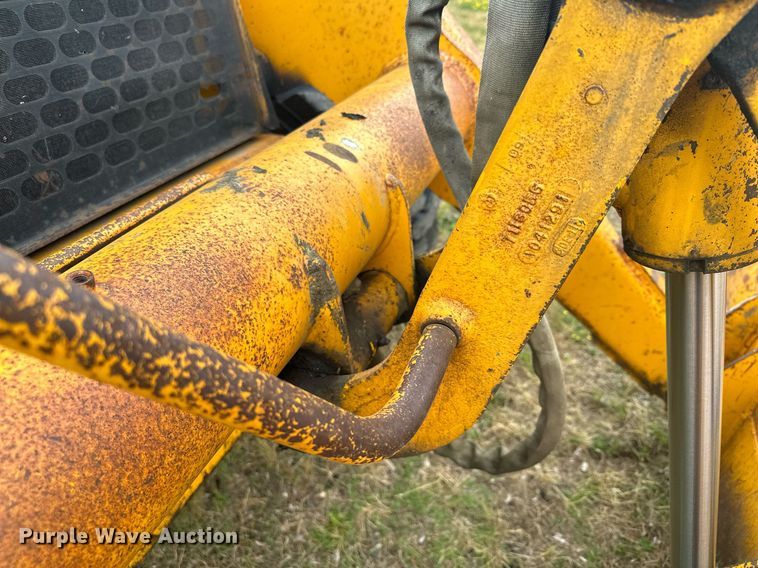 image for item ZA0320 1991 John Deere 310D  backhoe