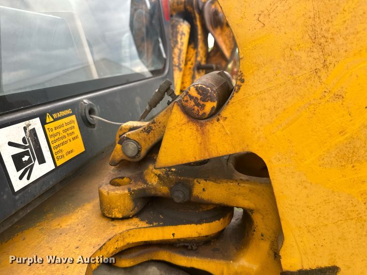 image for item ZA0320 1991 John Deere 310D  backhoe