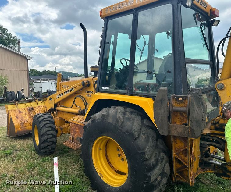 image for item ZA0320 1991 John Deere 310D  backhoe