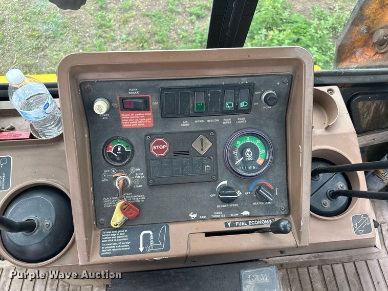 image for item ZA0320 1991 John Deere 310D  backhoe