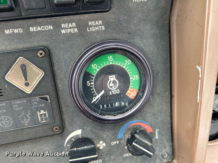 image for item ZA0320 1991 John Deere 310D  backhoe