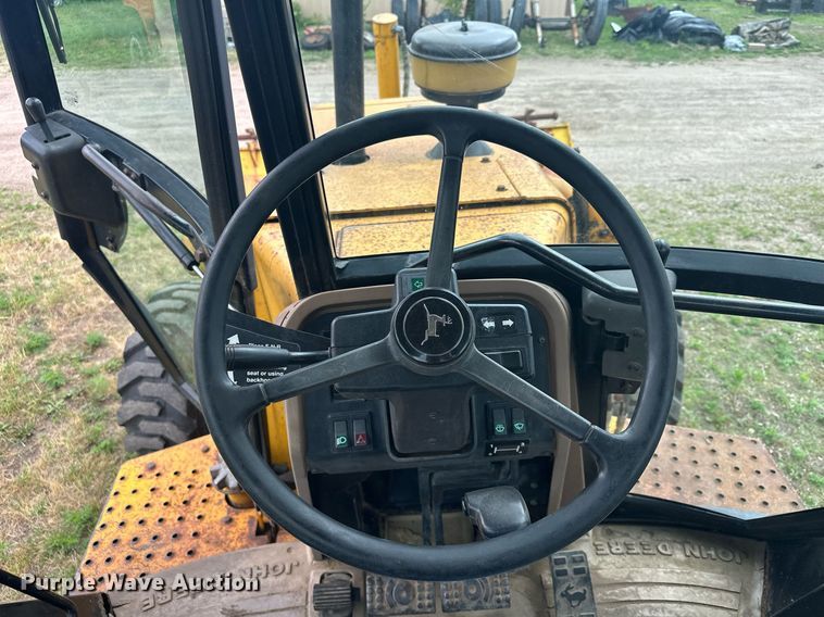 image for item ZA0320 1991 John Deere 310D  backhoe