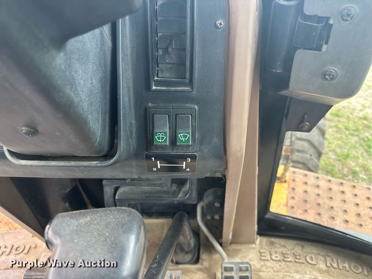 image for item ZA0320 1991 John Deere 310D  backhoe