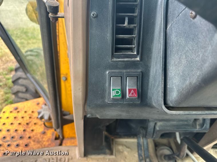 image for item ZA0320 1991 John Deere 310D  backhoe