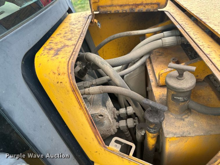 image for item ZA0320 1991 John Deere 310D  backhoe