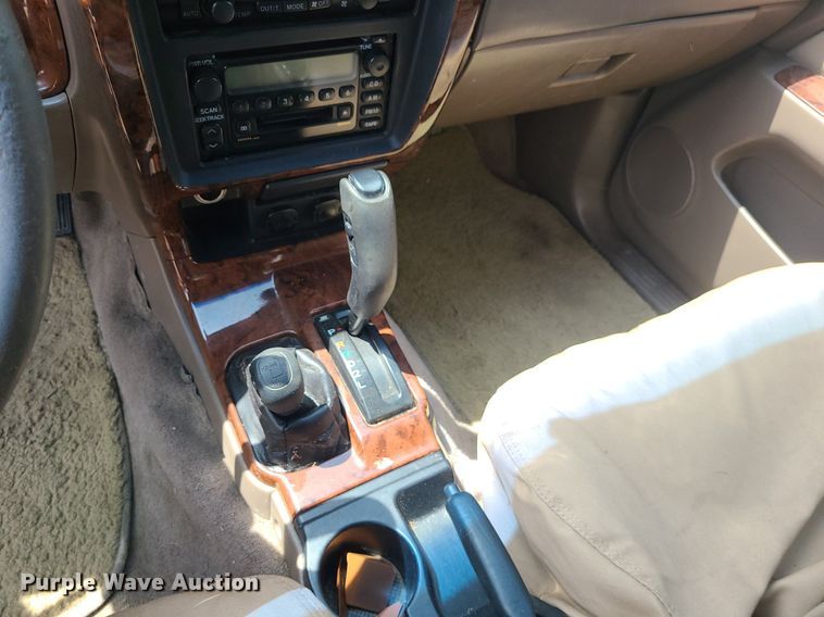 image for item BR9811 2000 Toyota 4Runner Limited  SUV