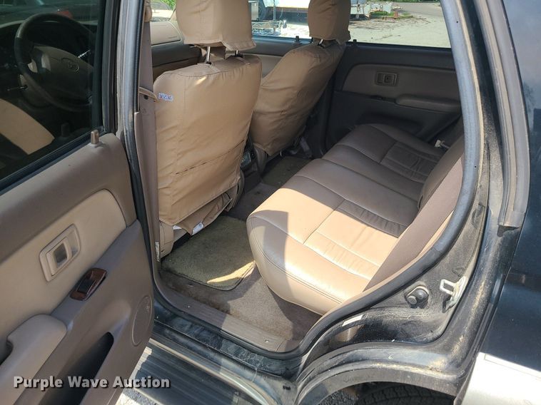 image for item BR9811 2000 Toyota 4Runner Limited  SUV