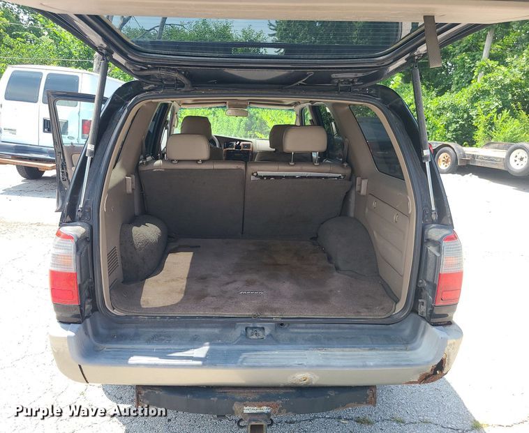 image for item BR9811 2000 Toyota 4Runner Limited  SUV