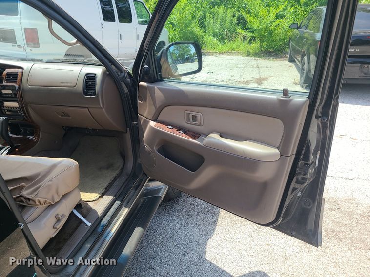 image for item BR9811 2000 Toyota 4Runner Limited  SUV