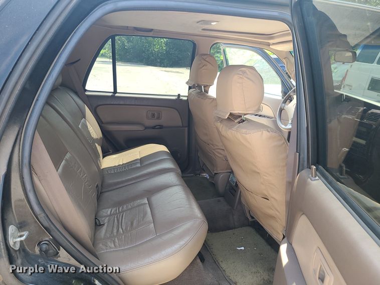 image for item BR9811 2000 Toyota 4Runner Limited  SUV