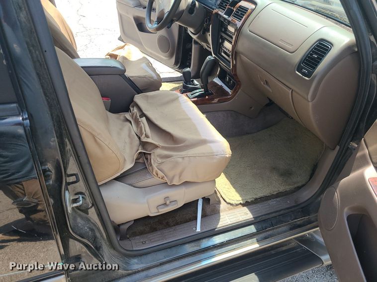 image for item BR9811 2000 Toyota 4Runner Limited  SUV