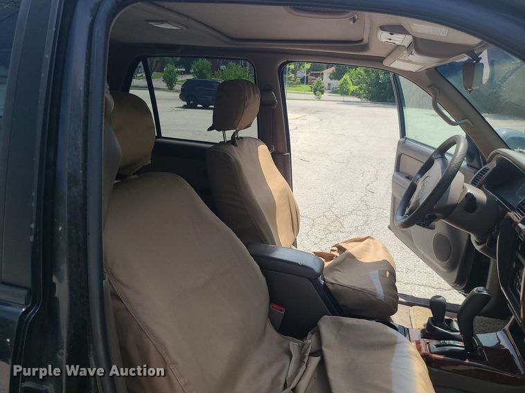 image for item BR9811 2000 Toyota 4Runner Limited  SUV