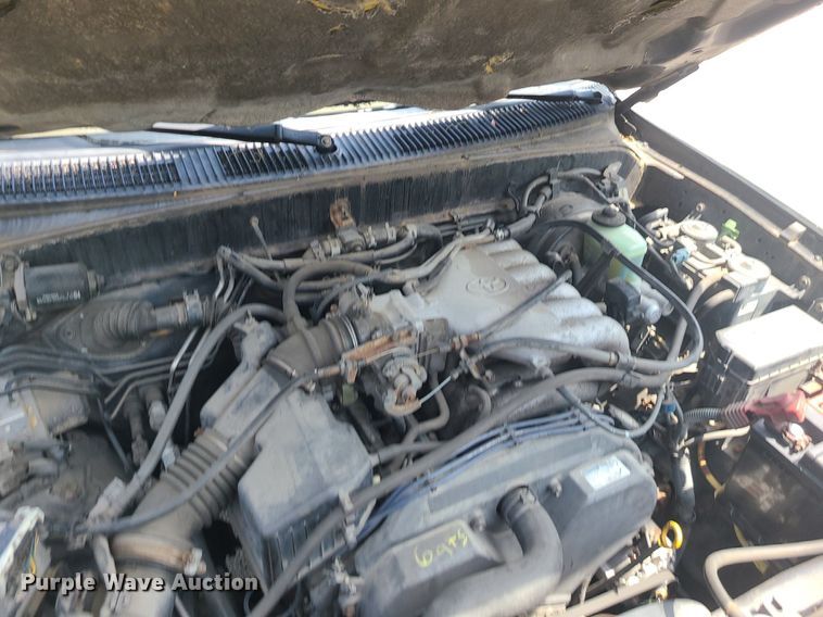 image for item BR9811 2000 Toyota 4Runner Limited  SUV