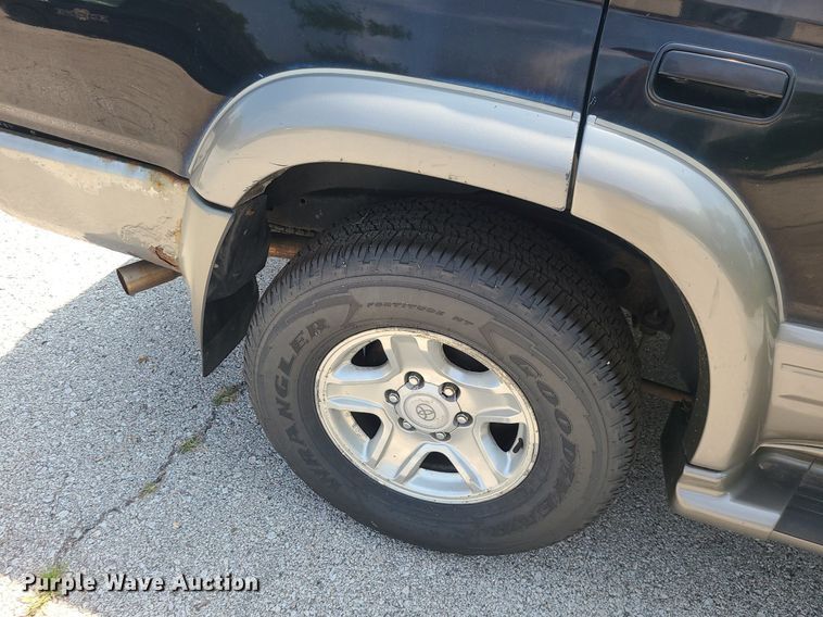 image for item BR9811 2000 Toyota 4Runner Limited  SUV