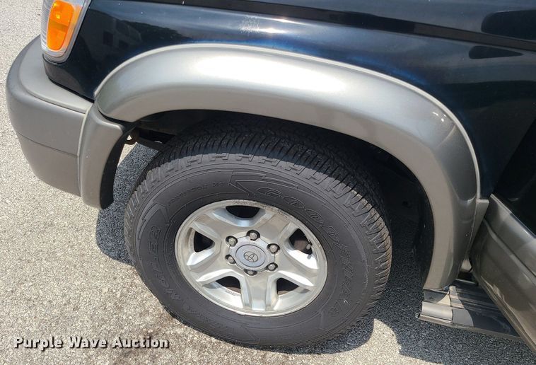 image for item BR9811 2000 Toyota 4Runner Limited  SUV