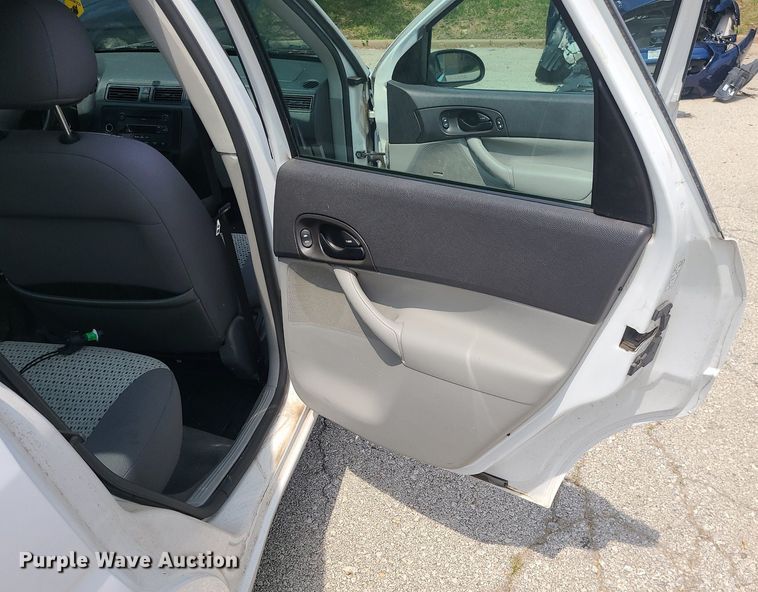 image for item BR9812 2007 Ford Focus SE